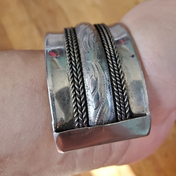 Silvertone Thick Wide Etched Boho Cuff - Picture 6 of 6